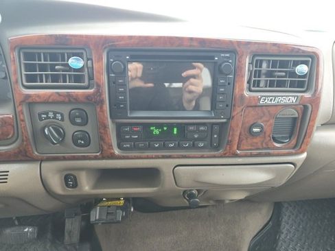 Used 2004 Ford Excursion Limited image 15