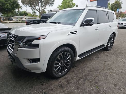 Used 2024 Nissan Armada Platinum w/ Captain's Chairs Package image 2