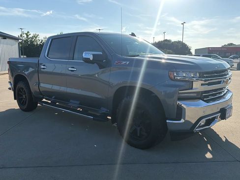 Used 2019 Chevrolet Silverado 1500 LTZ w/ LTZ Premium Package AWD/4WD image 32