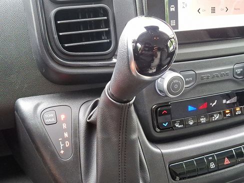 New 2025 RAM ProMaster 2500 w/ Convenience Group image 10