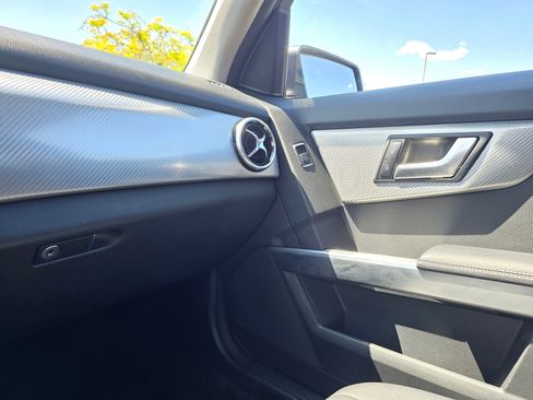 Used 2014 Mercedes-Benz GLK 350 4MATIC image 57