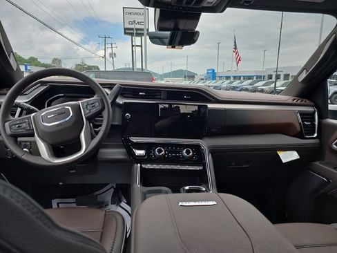 New 2025 GMC Sierra 3500 Denali w/ Denali Reserve Package image 11