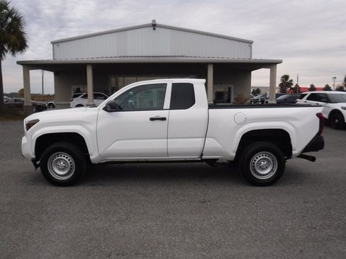 Used 2024 Toyota Tacoma SR image 1