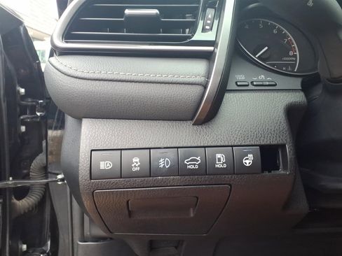 Used 2023 Toyota Camry SE image 18