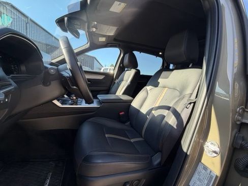 Used 2025 MAZDA CX-70 Plug-In Hybrid w/ Premium Plus AWD/4WD image 18