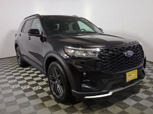 Certified 2025 Ford Explorer ST-Line w/ Premium Package AWD/4WD image 5