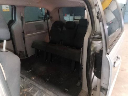 Used 2010 Dodge Grand Caravan SE FWD image 27