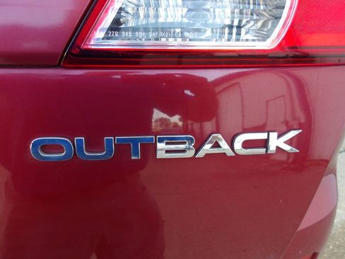 Used 2014 Subaru Outback 2.5i Limited AWD/4WD image 38