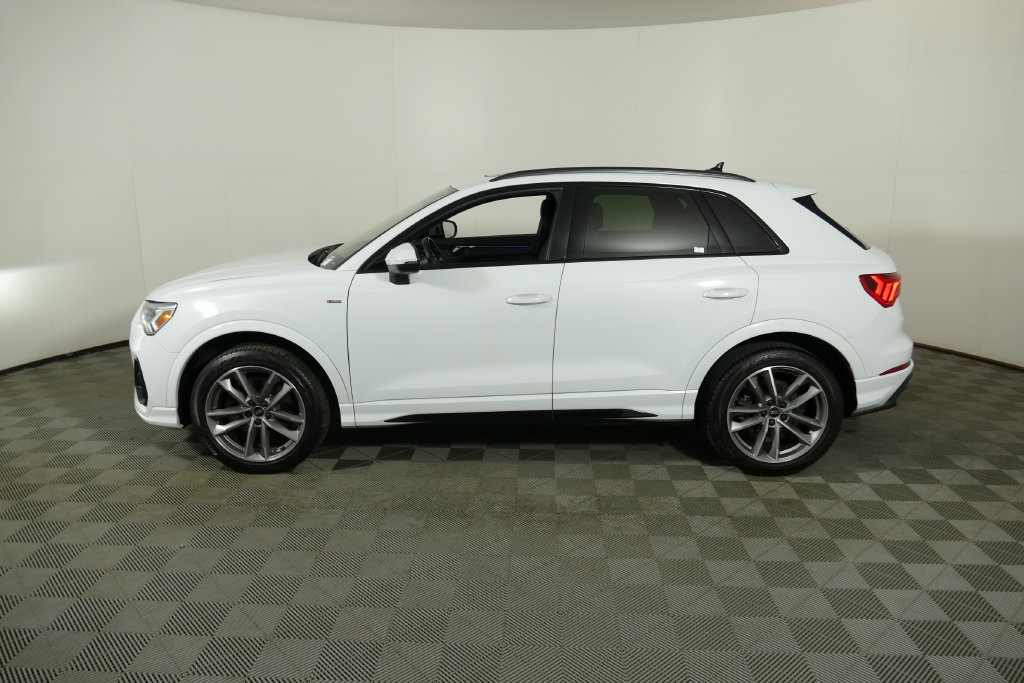 Used 2023 Audi Q3 2.0T Premium Plus w/ Premium Plus Package AWD/4WD image 6