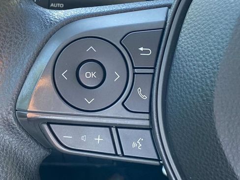 Used 2020 Toyota Corolla LE FWD image 17