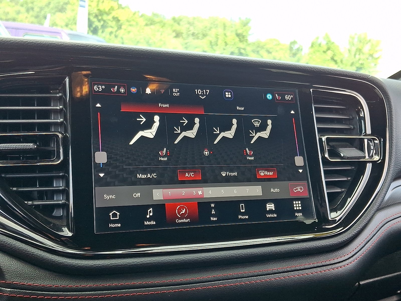 Certified 2025 Dodge Durango GT w/ Blacktop Package AWD/4WD image 17