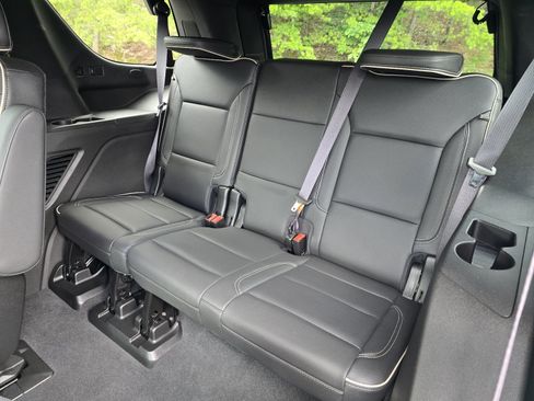 Used 2021 Chevrolet Tahoe Premier w/ Premium Package AWD/4WD image 11