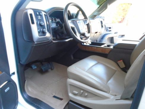 Used 2015 GMC Sierra 2500 SLT w/ Duramax Plus Package image 10