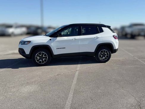 New 2026 Jeep Compass Trailhawk image 5