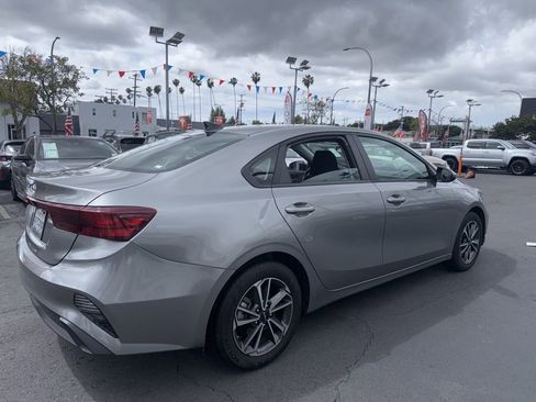 Used 2022 Kia Forte LXS w/ LXS Technology Package image 7