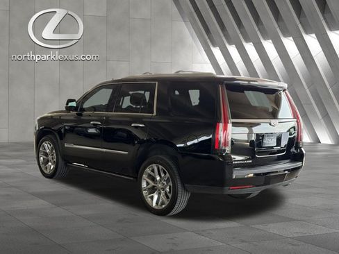 Used 2016 Cadillac Escalade Premium RWD image 2