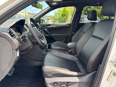 Used 2022 Volkswagen Tiguan SE R-Line AWD/4WD image 9