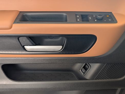 Used 2025 Volkswagen ID. Buzz Pro S Plus RWD image 15