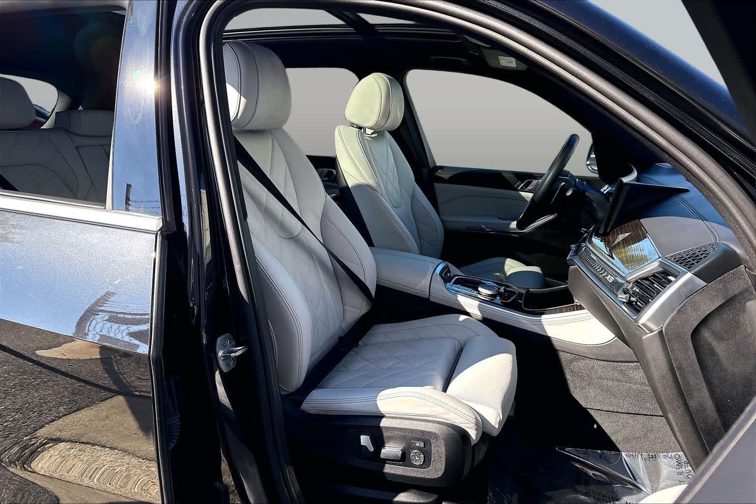 Used 2024 BMW X5 xDrive40i w/ Parking Assistance Package AWD/4WD image 8