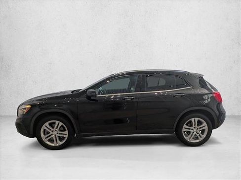 Used 2017 Mercedes-Benz GLA 250 4MATIC image 9