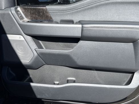 Used 2023 Ford F250 Lariat w/ Lariat Ultimate Package image 14