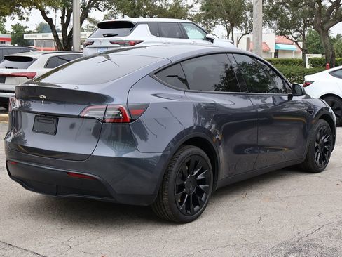 Used 2023 Tesla Model Y Long Range image 10