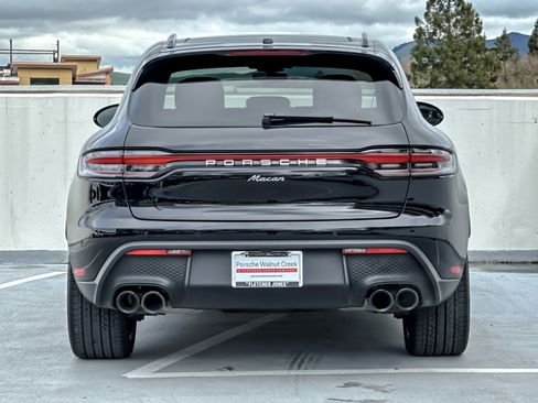Used 2022 Porsche Macan image 7