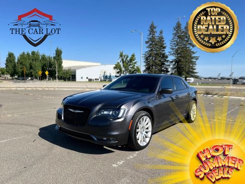 Used 2018 Chrysler 300 S AWD/4WD image 1