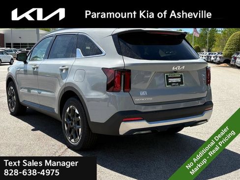 New 2026 Kia Sorento S FWD image 4