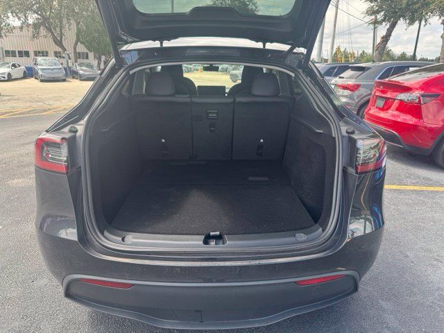 Used 2025 Tesla Model Y Long Range RWD image 12