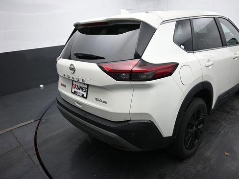 Used 2023 Nissan Rogue SV image 15