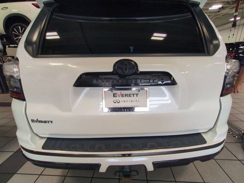Used 2019 Toyota 4Runner Limited AWD/4WD image 29