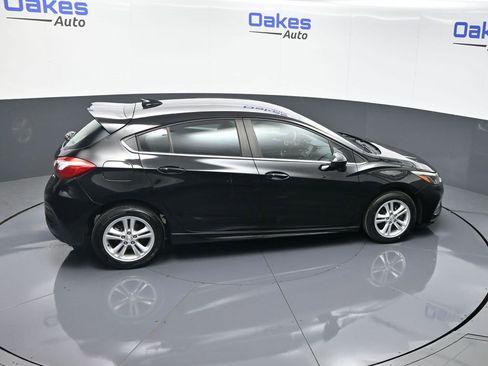 Used 2018 Chevrolet Cruze LT w/ Convenience Package image 50