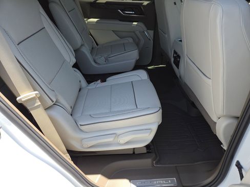 New 2026 GMC Yukon Denali w/ Sun & Power Step Package image 25