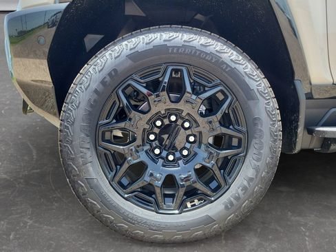 New 2026 GMC Hummer EV SUV AWD/4WD image 9