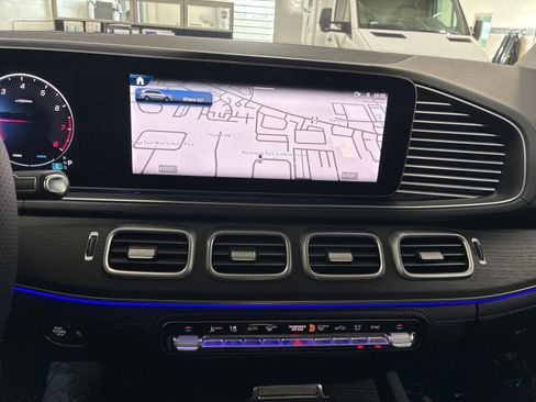 New 2026 Mercedes-Benz GLS 580 4MATIC image 13