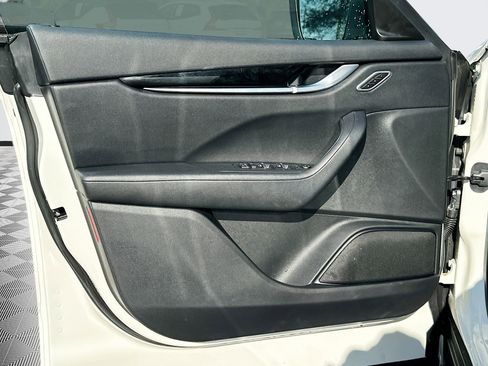 Used 2022 Maserati Levante GT image 22