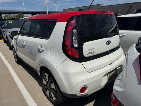Used 2019 Kia Soul + FWD image 3