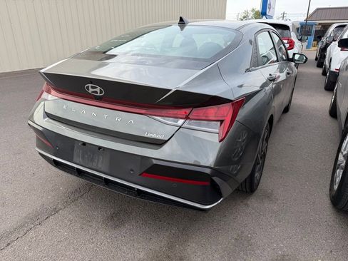 Used 2024 Hyundai Elantra Limited image 2