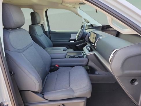 New 2025 Ford Expedition Active AWD/4WD image 7