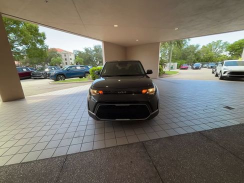 Used 2025 Kia Soul LX w/ LX Technology Package FWD image 10