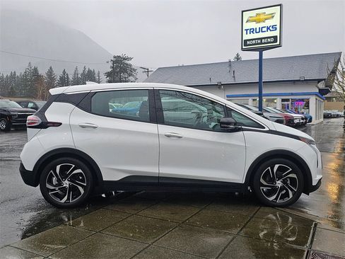 Used 2023 Chevrolet Bolt LT w/ Infotainment Package image 4