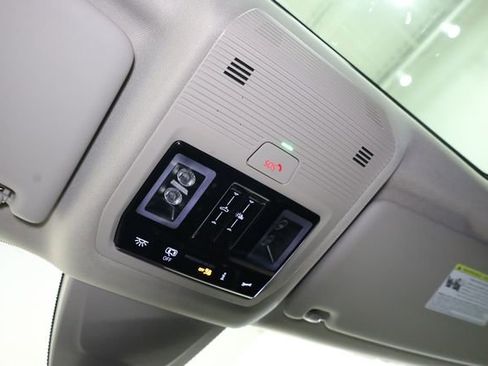 Used 2024 Volkswagen Atlas SEL Premium R-Line image 27