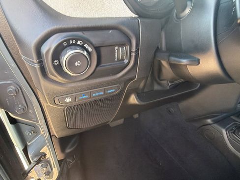 Used 2025 Jeep Wrangler Backcountry image 25