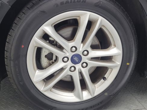 Used 2018 Ford Fusion SE w/ Fusion SE Technology Package image 31