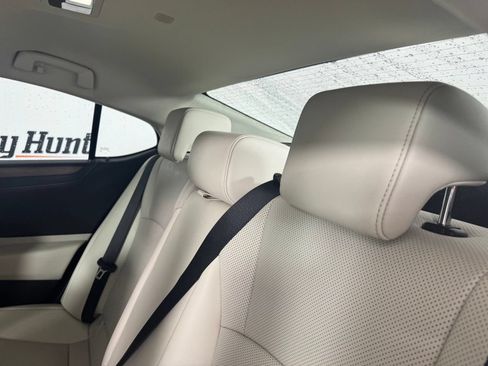 Used 2024 Lexus ES 350 w/ Premium Package FWD image 29