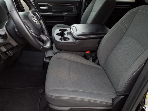 Used 2024 RAM 2500 Big Horn w/ Sport Appearance Package image 7