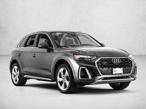 Used 2023 Audi Q5 2.0T Premium Plus w/ Premium Plus Package AWD/4WD image 3