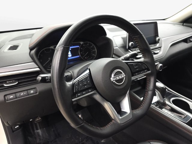 Used 2025 Nissan Altima 2.5 SR FWD image 16