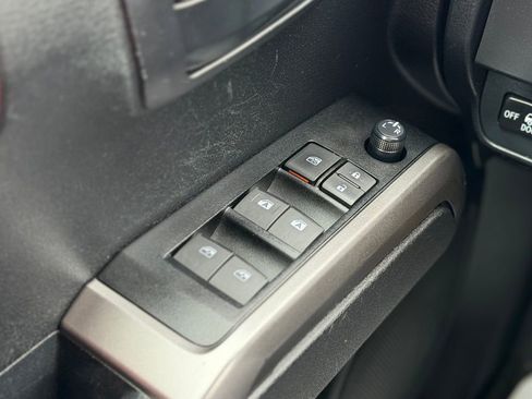 Used 2023 Toyota Tacoma SR5 w/ Black Out Package (TMS) image 20